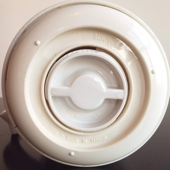 Mikasa "Fruit Panorama" Thermos with Lid - Picture 5 of 7